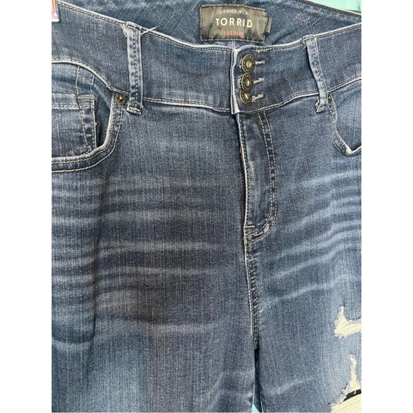 *NOT AVAILABLE* Torrid Size 20S Jegging Distressed Medium Wash
Premium Stretch - Picture 6 of 11
